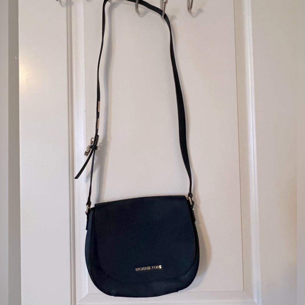 Micheal Kors cross body bag